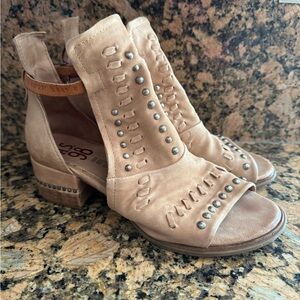 AS 98 Fair Winds Leather Heeled Sandals Size EU 38- Wheat